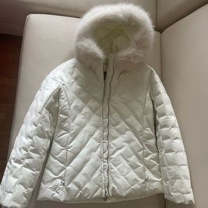 1 Madison Women’s coat w/ Fox Fur Trim Size Medium